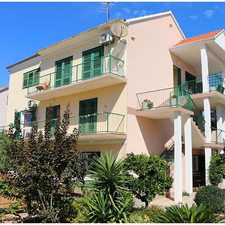 Apartments Lujo Primošten المظهر الخارجي الصورة