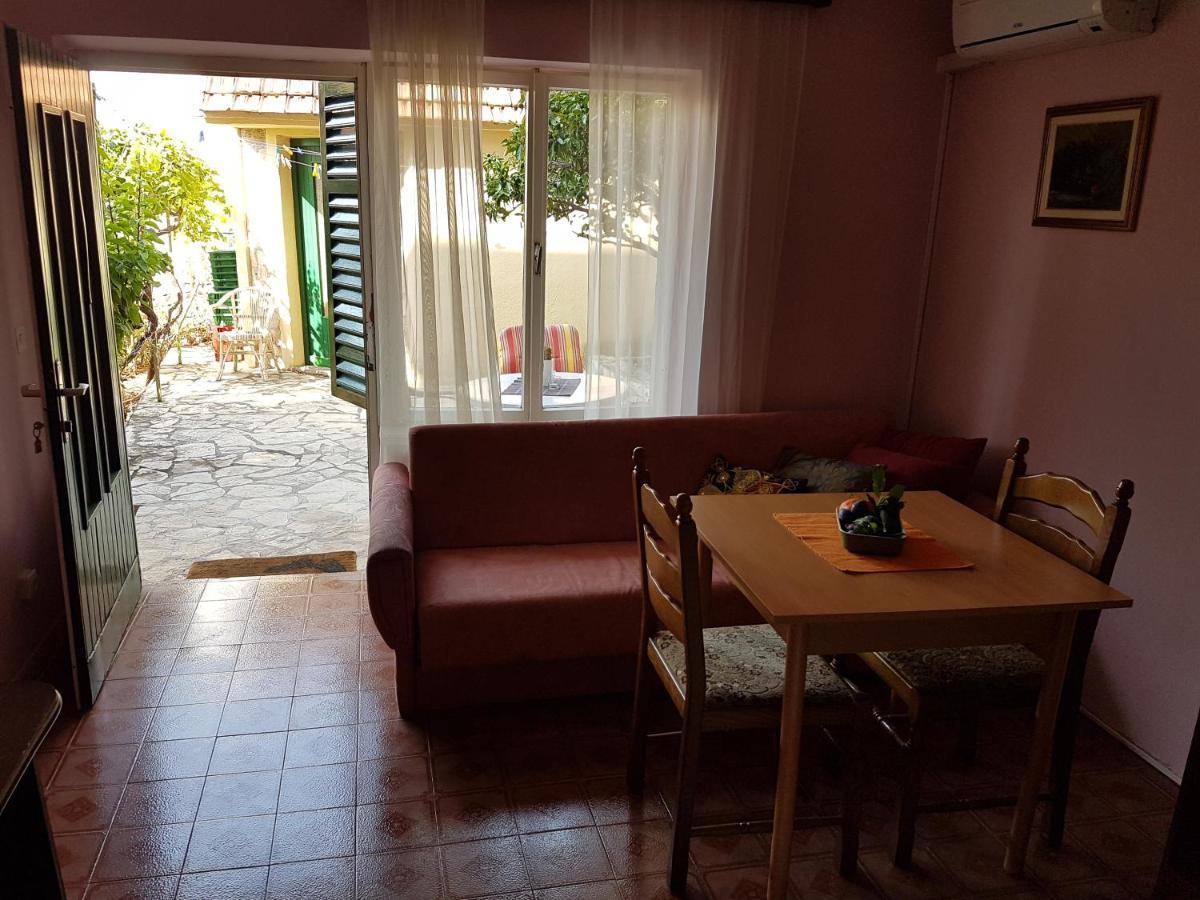 Apartments Lujo Primošten المظهر الخارجي الصورة