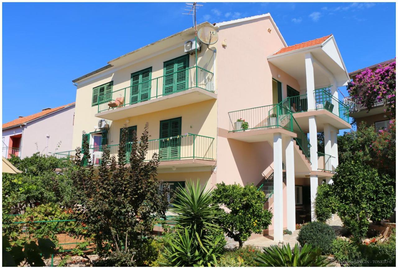 Apartments Lujo Primošten المظهر الخارجي الصورة