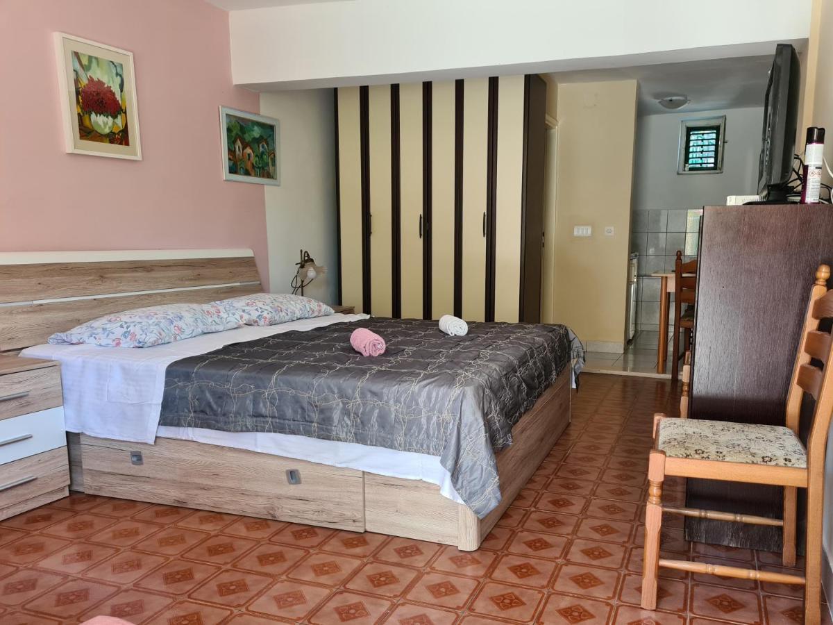 Apartments Lujo Primošten المظهر الخارجي الصورة